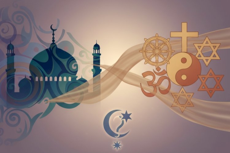 दूसरे धर्मों की रस्मों में शामिल होना: शरीअत के खिलाफ या जायज़?